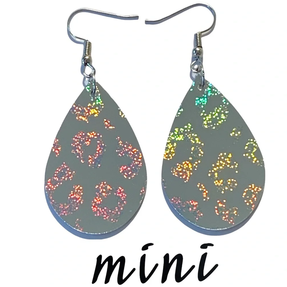 🖤Pick Any 3 for $12🖤 Mini Faux Leather Teardrop Earrings - Picture 1 of 6